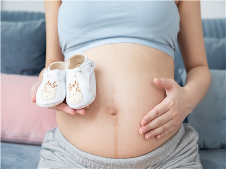 孕妇肚子上的黑线是怎么回事 能预测胎儿性别吗