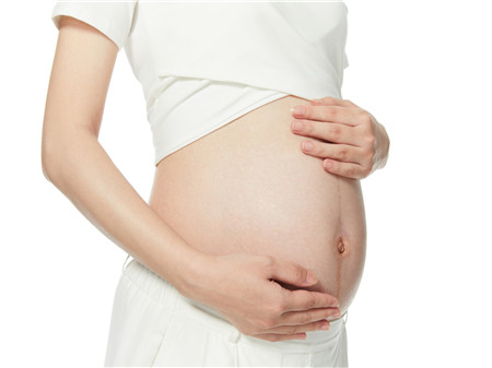 孕期，孕妇若养成3个习惯，或许“羊水质量”会好些，为宝宝看看
