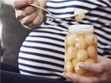 孕晚期能放开吃吗 孕晚期饮食要注意这些问题