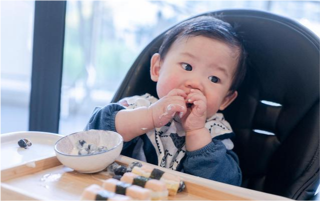 1歲半寶寶輔食：吃粥好還是吃米飯好？營養師教你輔食咋吃有營養
