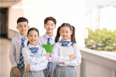 关于吃龙虾的作文小学四年级