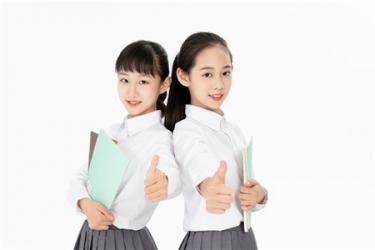 小学六年级作文600字：永生难忘的一件礼物