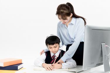 难忘的老师作文650字六年级作文