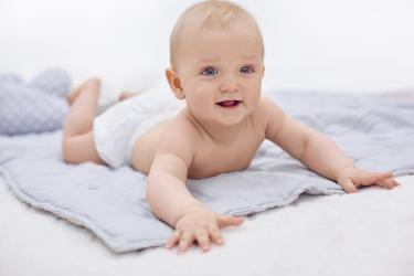 婴儿浴巾用纯棉的好还是用纱布的好