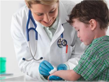 小孩呕吐能打新冠疫苗吗