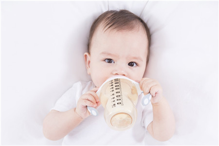 宝宝可以直接喝三段奶粉吗
