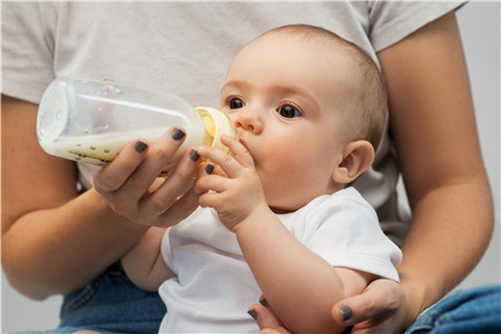 早產兒奶粉要吃多久可以換奶粉