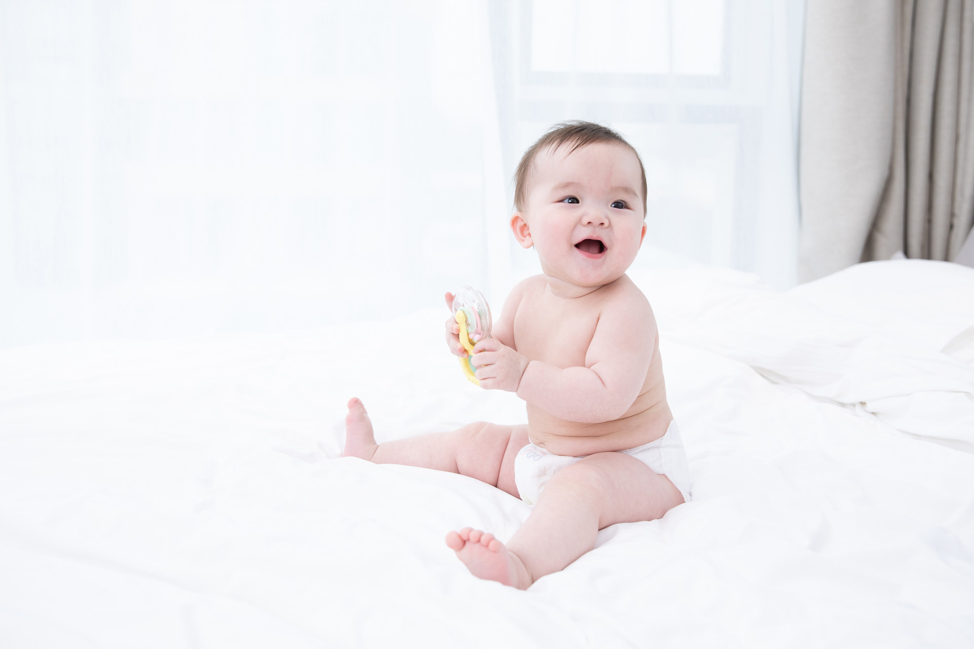 宝宝尿有白色沉淀物是怎么回事