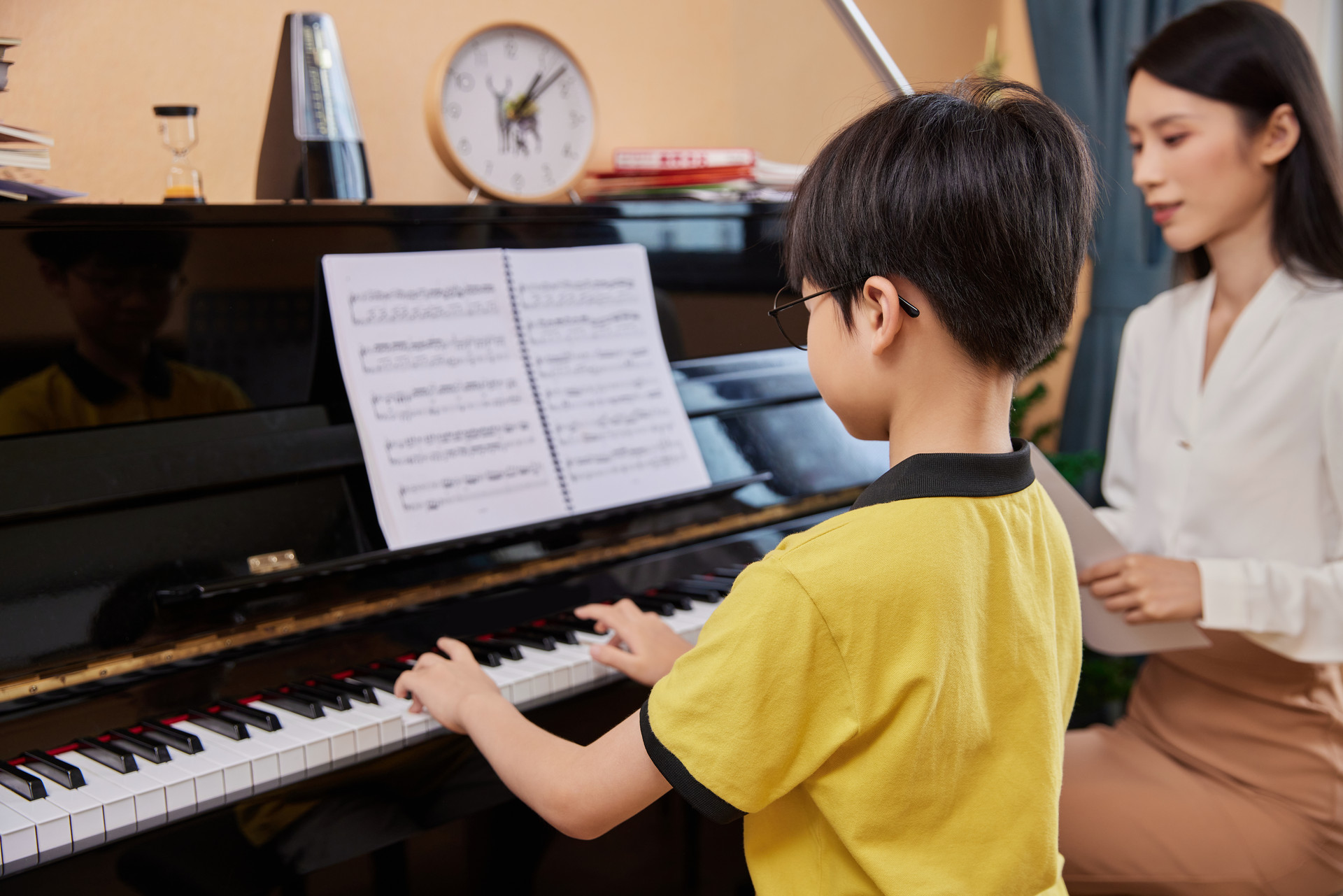 小孩子学钢琴可能会遇到的问题