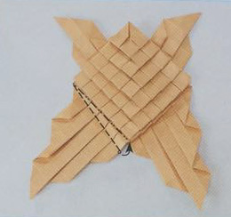 折纸带鱼鳞的鱼步骤图
