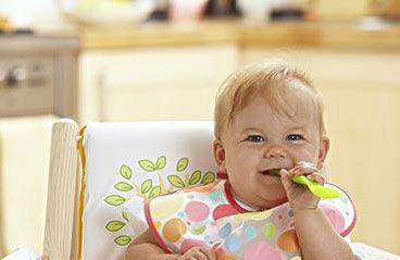 如何教宝宝自己吃饭