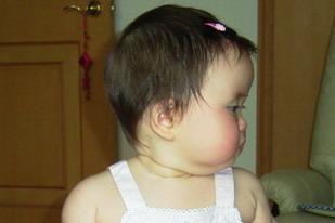 让宝宝成功的从开裆裤过渡到满裆裤