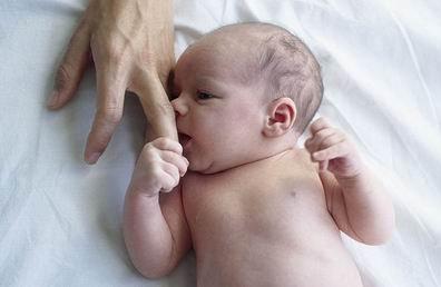 新生儿患湿疹的症状有哪些