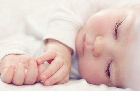 两个月的宝宝睡眠时间少怎么办