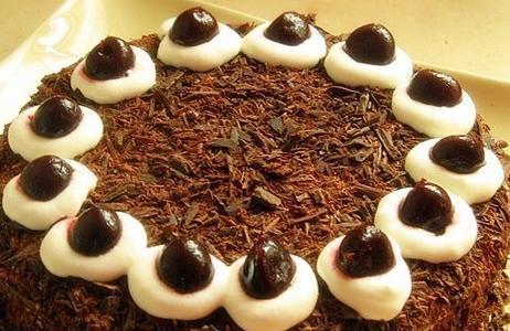 黑森林蛋糕的做法是什么 黑森林蛋糕怎么做才好吃