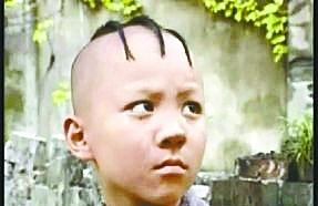 曾经的三毛孟志超如今帅气亮相 丑男孩变帅哥（图）
