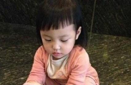 黄有龙晒赵薇私房美照 网友调侃黄有龙“家有仙妻