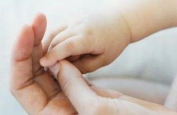宝宝为什么会发生手指线绕坏死