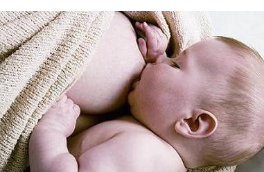 请注意宝宝正确的含乳姿势