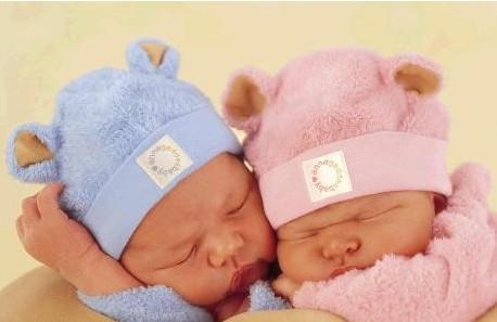 产后新妈妈如何哺乳双胞胎宝宝