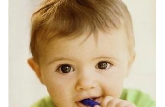 预防龋齿要从婴幼儿做起