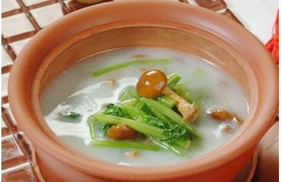 宝宝补铁食谱：山药菠菜汤