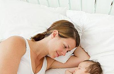 早产儿黄疸的症状有哪些 怎么治疗宝宝黄疸