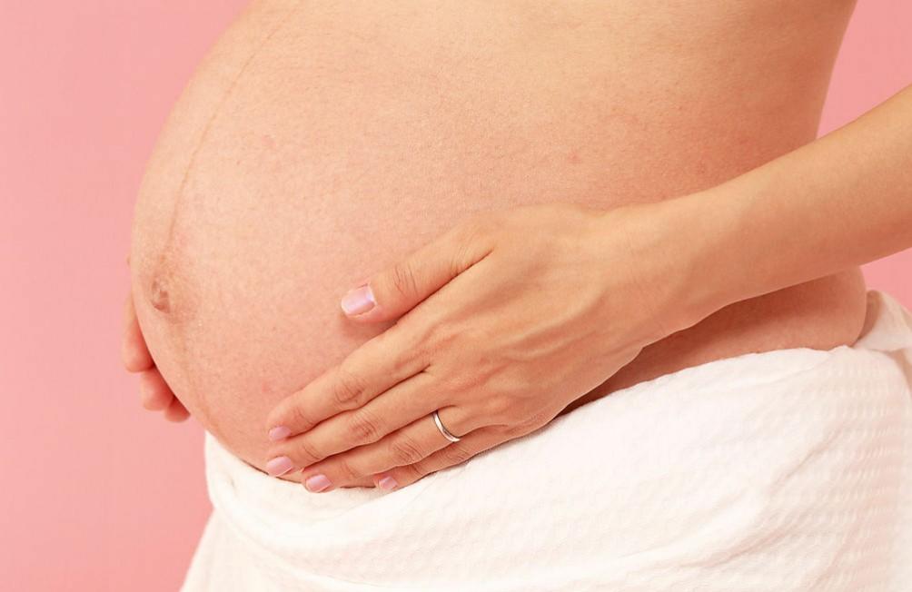 孕妇经常抚摸肚子对宝宝有哪些影响