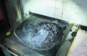机器人自杀：全球首例机器人自杀 系受够了无聊家务?
