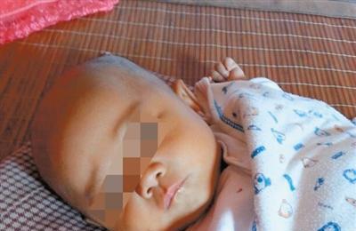 病婴遭家人遗弃 男子上微博才知道儿子被弃