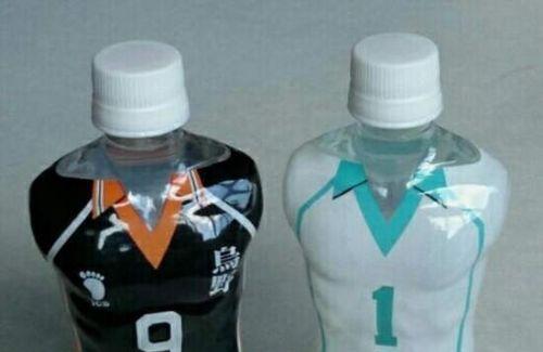 日本无节操饮料走红 裸男造型惹网友打趣