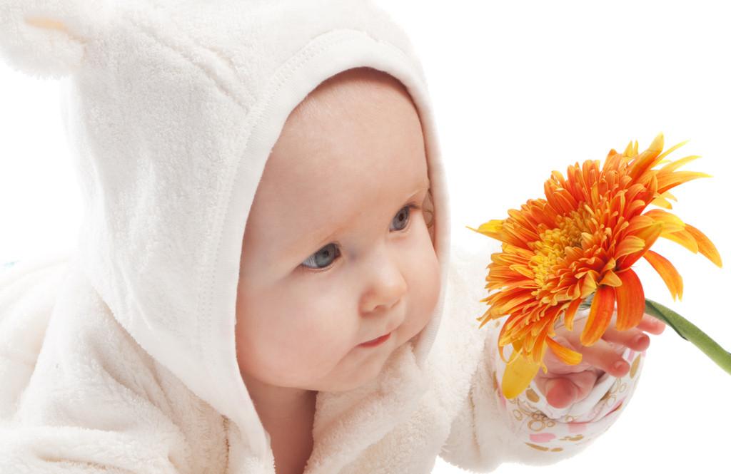 怎么去用表情引导周岁内的宝宝？