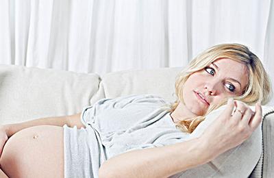 怀孕早期时胎教和养胎该如何进行?
