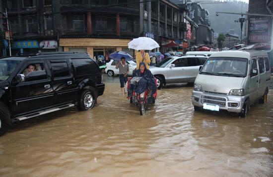 湖南暴雨：暴雨袭湖南56.9万人受灾
