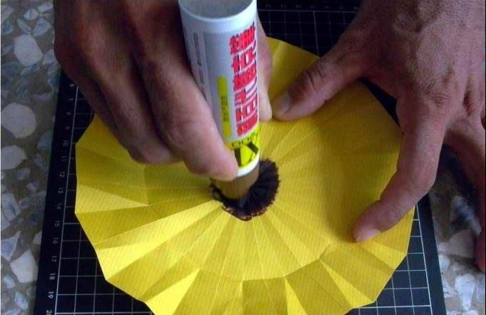 手工折纸花：向日葵的手工折法!