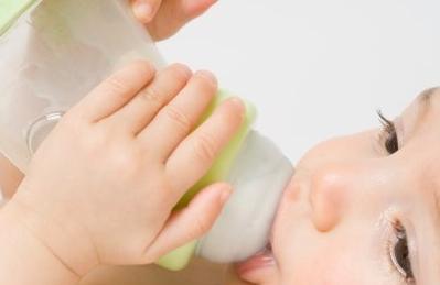 进口婴幼儿配方乳粉均含反式脂肪酸？国产配方乳粉100%合格