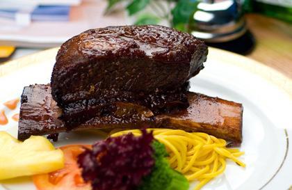 深圳知名西餐厅“超级牛扒”出售无证牛肉被罚121万元
