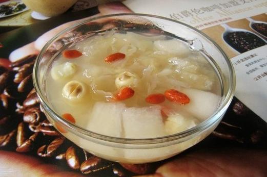 产后通乳吃什么好 产后通乳偏方推荐