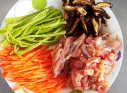 三色鸡丝的做法