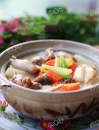淮山瘦肉煲乳鸽