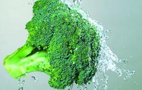 西兰花炒核桃仁