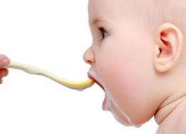 新生儿打嗝怎么办？橘皮泡水可以治宝宝打嗝