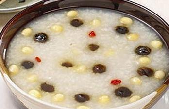 孕早期应谨慎食用桂圆山楂粥
