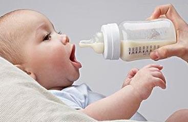给宝宝喂养奶粉的误区有哪些