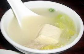 豆腐鸭架汤