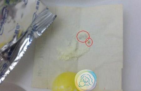 美赞臣奶粉最新事件：美赞臣奶粉现杂物 一周未作解释