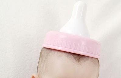 如何选购奶粉?妈妈怎样做才能确保奶粉的安全性呢?