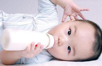 雅培奶粉采用有机加工工艺 更适合宝宝