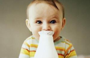婴儿配方奶粉并非越贵越好