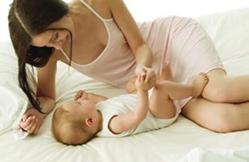 哺乳期常见的乳房问题 宝宝长牙咬乳头
